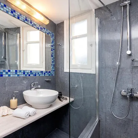 Platanos Cycladic House 펜션 *