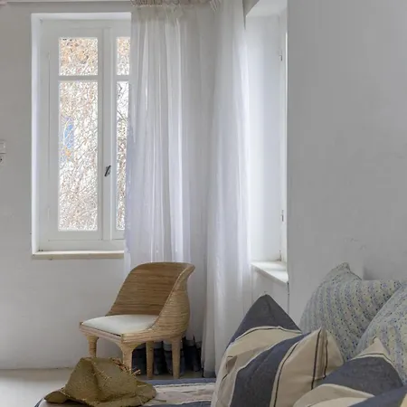 Platanos Cycladic House *