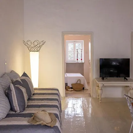 펜션 Platanos Cycladic House *