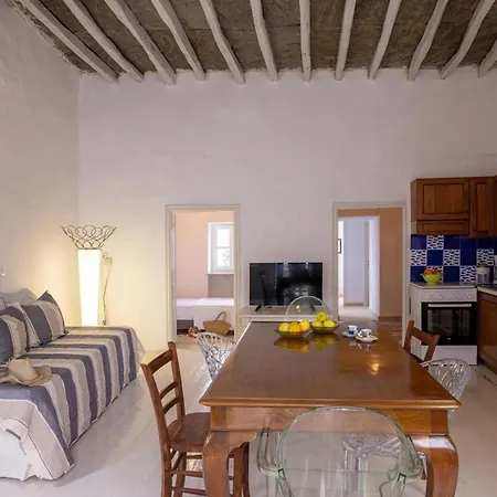 Platanos Cycladic House *