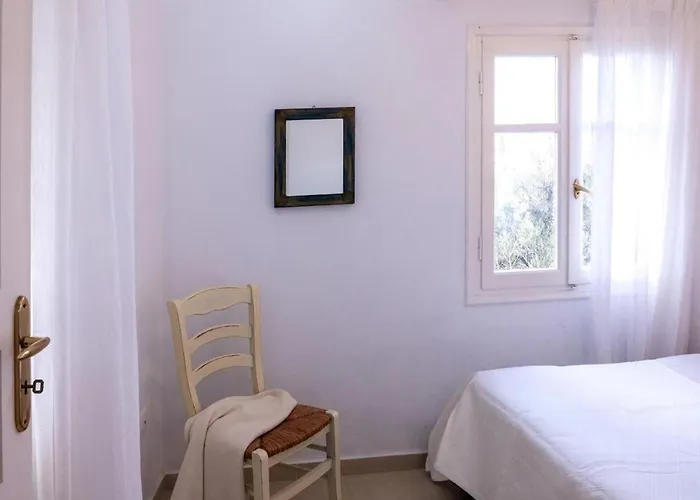 Casa de Férias Platanos Cycladic House *