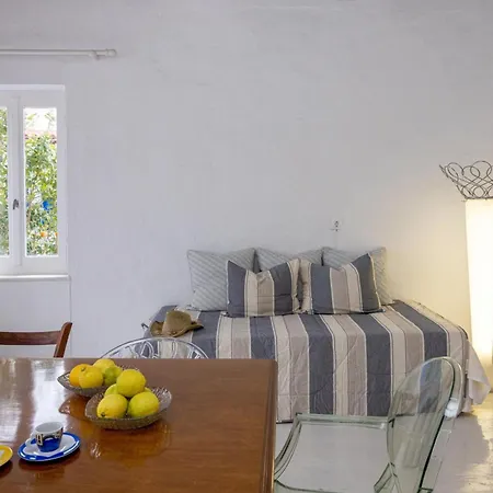 Platanos Cycladic House Дом отдыха *