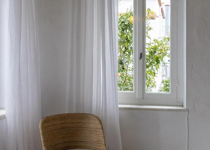 Platanos Cycladic House بيت للعطل