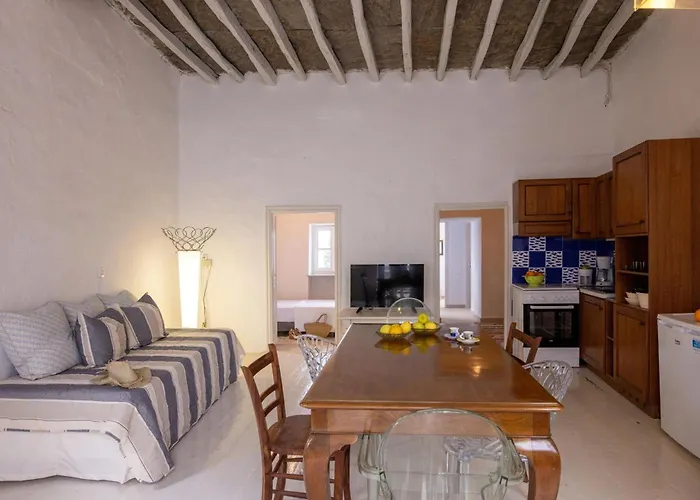 Platanos Cycladic House *